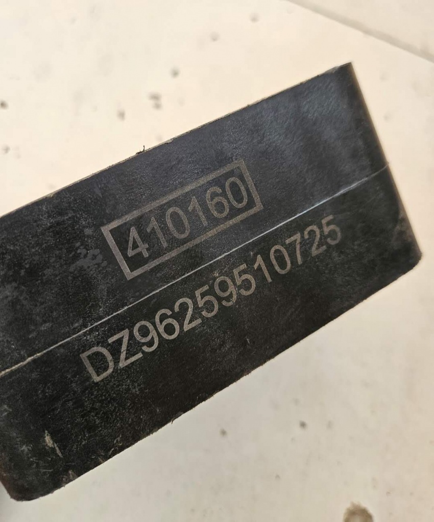 картинка Крепление траверса КПП SHACMAN X3000 Х5000 DZ96259510725 от магазина Dulan.tj