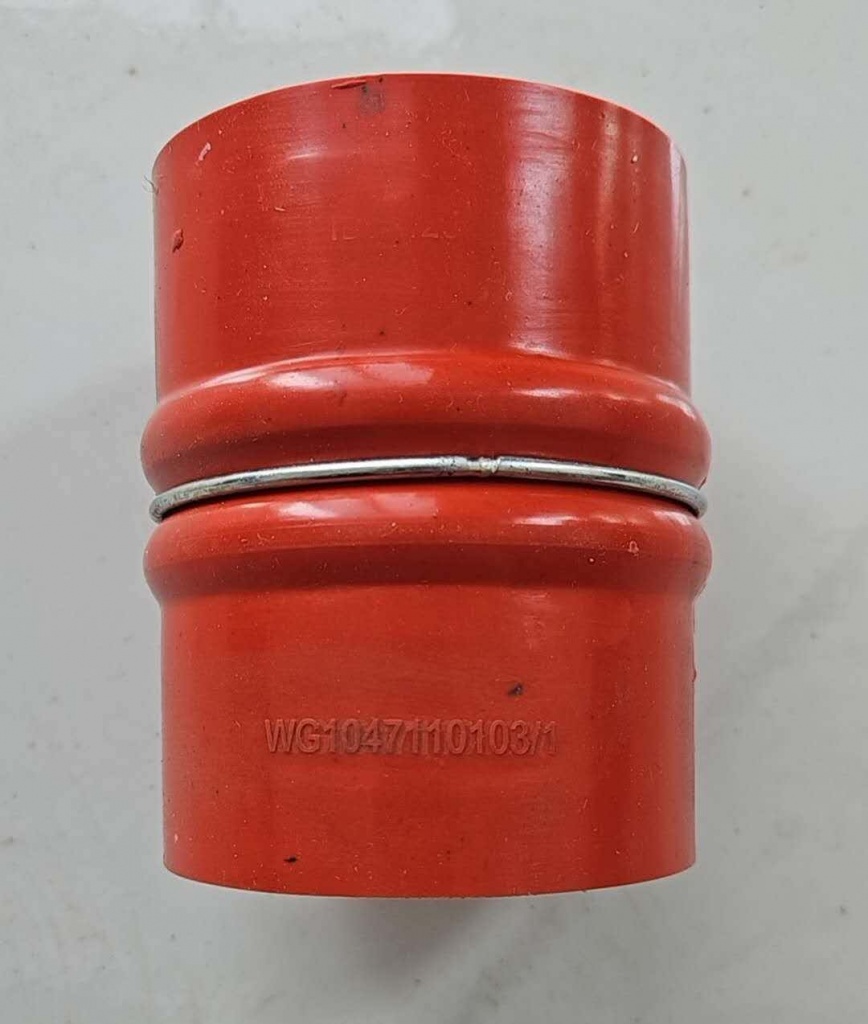 картинка Патрубок интеркулера HOWO A7 (80x80x100) VG1047110103/1 от магазина Dulan.tj