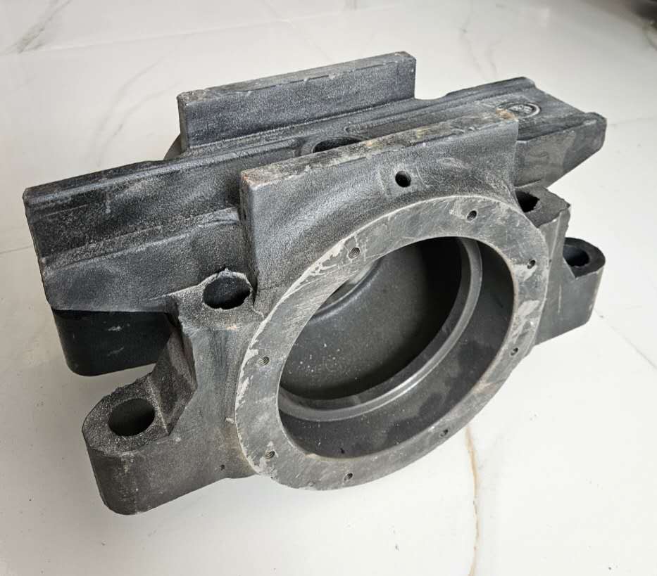 картинка Букса балансира SHACMAN F3000 Х3000 4-стремянки DZ91255920038  от магазина Dulan.tj