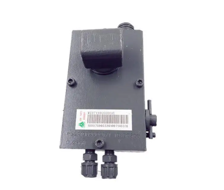 картинка Насос подъема кабины ручной гидравлический (дамкрат) HOWO (Хово) WG9719820001 от магазина Dulan.tj