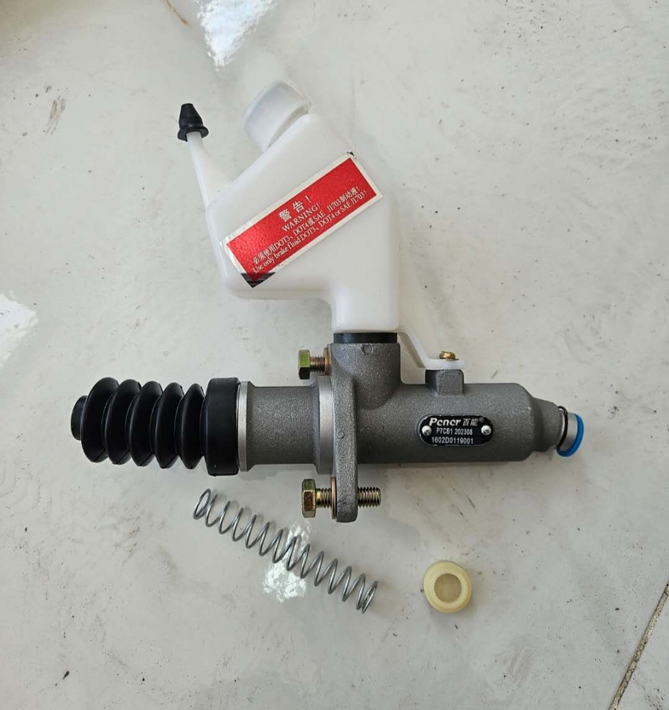 картинка Главный цилиндр сцепления SHACMAN F2000 F3000 DZ9114230020 от магазина Dulan.tj